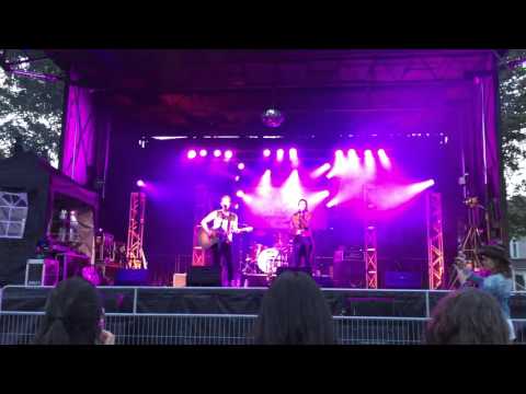 2015/09/20 - Autumn Hill Performs "Battle Scars" @ the Niagara Grape & Wine Festival