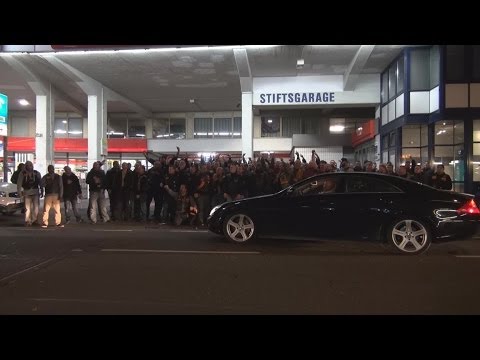 Bandidos marschieren durch Bonner Innenstadt und lösen Großeinsatz der Polizei aus (Rohmaterial)