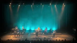Zespół The National, wraz z Richardem Reedem Parrym, zagrał utwór „90-Mile Water Wall” po raz pierwszy od 2014 roku podczas pierwszego pełnego koncertu od dwóch lat