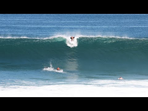 BIG ANGRY WAVES AT ULUWATU