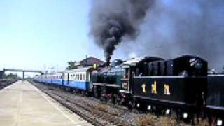 preview picture of video 'State Railways of Thailand Steam special train 4/5'