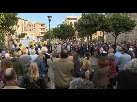 Concentració a Alcúdia contra el cable elèctric submarí