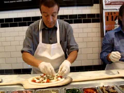 800 Degrees é este autêntico restaurante de pizza napolitana realmente excelente em Westwood, CA