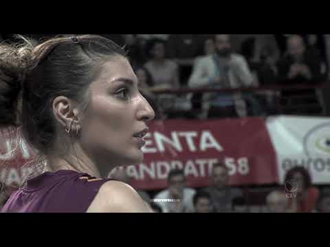 Neslihan Demir vs Igor Gorgonzola Novara - CEV Champions League 2018