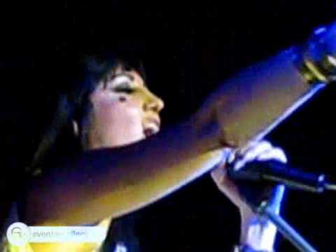 Tara Mc Donald singing "Chase the Sun" @ Mad Club, Lausanne (Switzerland) 29.05.2010