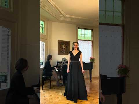 Nikolai Rimsky-Korsakov , Snow Maiden's Aria: S podruzhkami po yagodu khodit’ Elizaveta Shvechikova