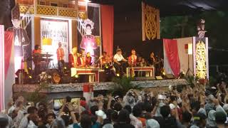 Download lagu Iwan Fals - Orang Pinggiran (Konser Situs Budaya : Sulut - Minahasa) mp3