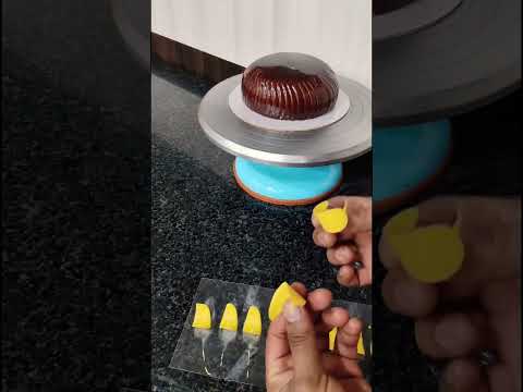 yellow chocolate decoration #chocolate #nandinisdairy #foodie #food #trending #nandani