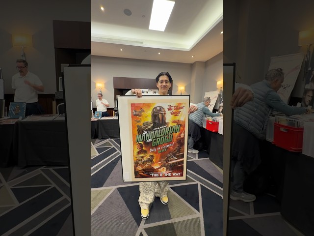 Vídeo relacionado con Star Wars Vintage Chinese Movie Poster Disney+ Camiseta