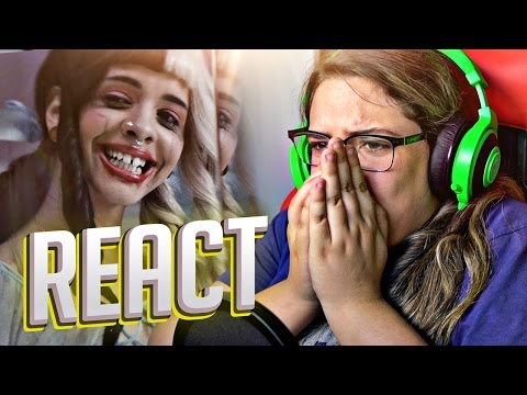 REAGINDO A MELANIE MARTINEZ