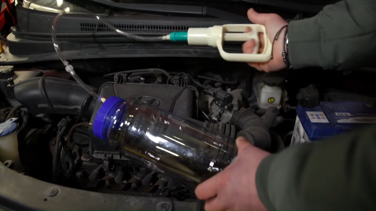 Prosty sposób na wymianę oleju bez podnośnika! #101_Gadżetów