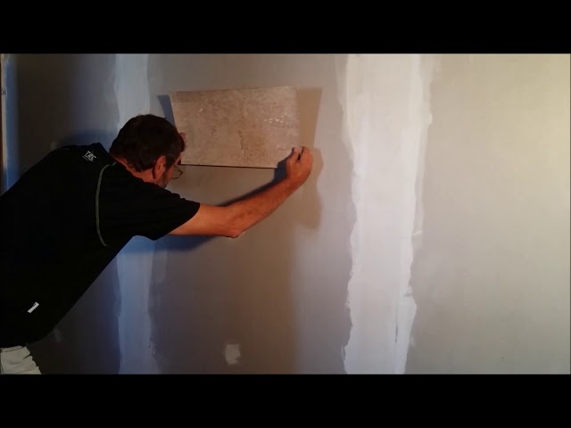 Vídeo relacionado con Woovio Corcho Pared Autoadhesivo 120x90 cm, Tablero de Corcho Decorativo para el Hogar la Escuela la Oficina,12 Tablones con 60 Almohadillas Adhesivas de Doble Cara (Blanco)