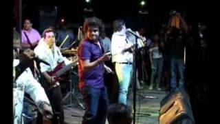 preview picture of video 'Come y vuelve - Silvestre en Fiestas de Aguachica 2009'
