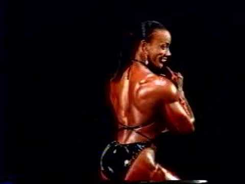 Lenda Murray Ms. Olympia Posing