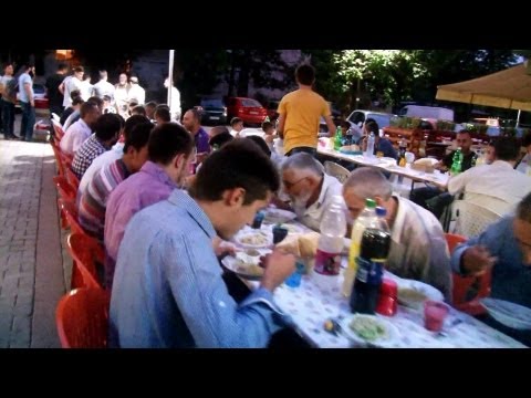 Iftari i organizuar nga Xhamia:"Abdulkadër Arnauti" Ramazan 1434/2013