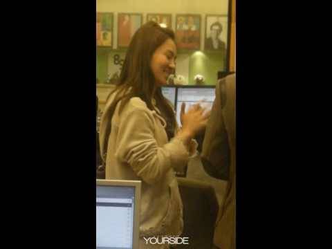 [Fancam] 100405 Hyoyeon SNSD@Kiss the radio [1]