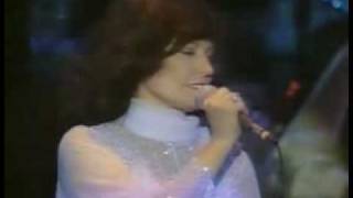 Loretta Lynn - Pregnant Again