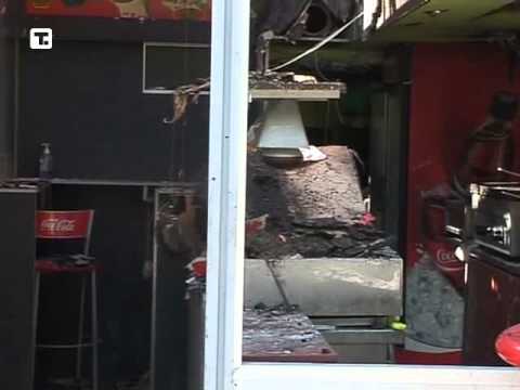 Dve osobe povređene u požaru u lokalu brze hrane