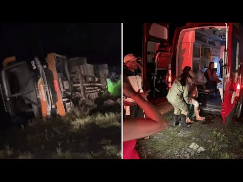 Ônibus da Transacreana tomba na BR-364, próximo a Sena Madureira (AC), deixando várias vítimas