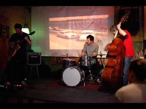 Smárton trió 2011.04.07 @ SzimplaKert