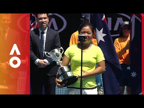 En Shuo Liang junior girls' ceremony | Australian Open 2018