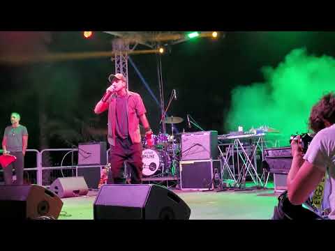 Song Na Pace: Jovine - Me' so' scetat' e tre