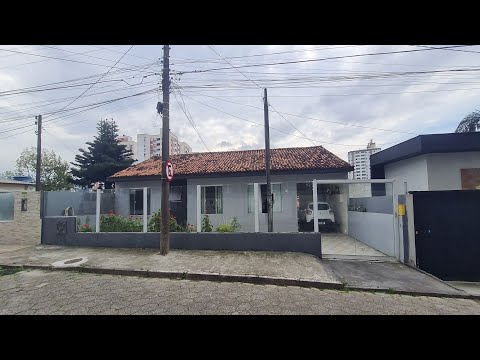 CASA A VENDA, 3 QUARTOS (1 SUÍTE), BARREIROS, SÃO JOSÉ/SC