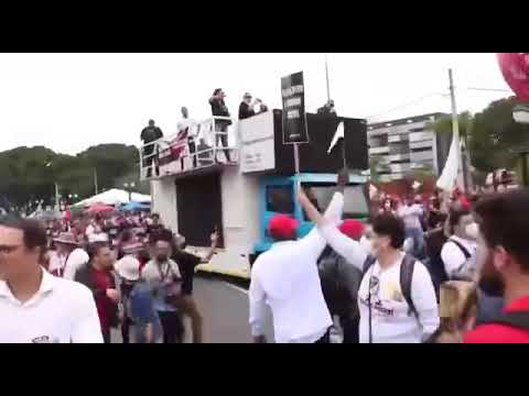 Milhares de servidores gritam : “FORA RATINHO” !