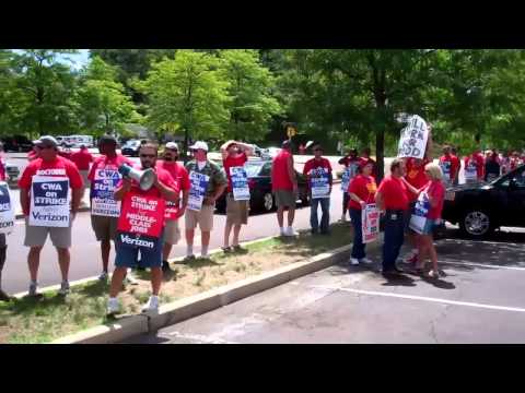 CWA Local 13000 Unit 22 Rally @ Verizon Wireless at Coventry Mall 8/11/11