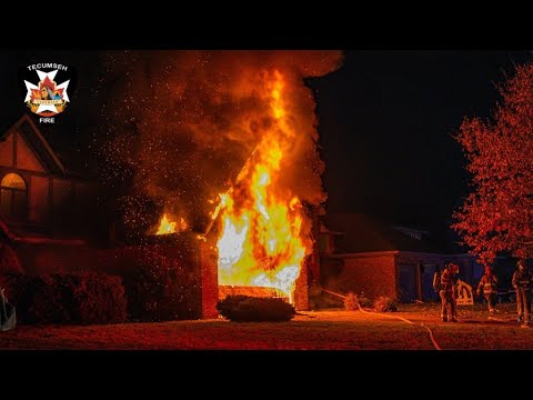 ⁴ᴷ **PRE-ARRIVAL** HEAVY FIRE In Attached Garage - Harvest Ln - Tecumseh Fire & Rescue - 2025