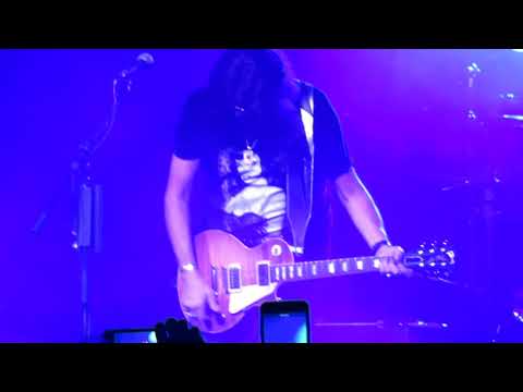 Gene Simmons and Ace Frehley - Sydney - 31 August 2018 - Ace Smoking Guitar Solo