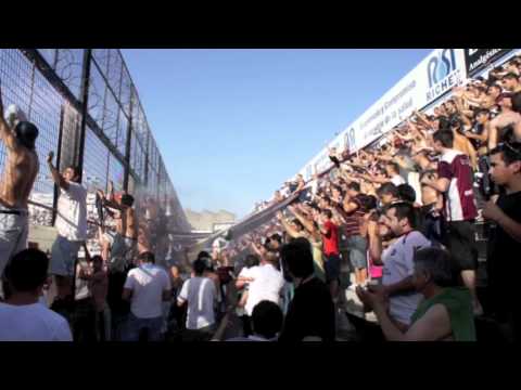 "La gente Granate en Floresta" Barra: La Barra 14 &bull; Club: Lanús