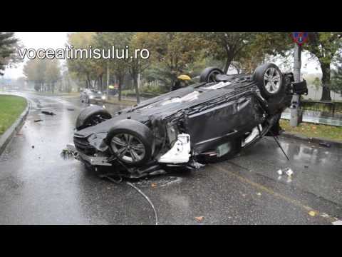 Accident spectaculos pe Aleea F.C. Ripensia din Timişoara