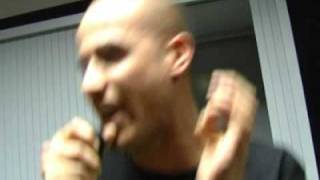 smoelwerk: Master Surreal komt uit de kast, WTF!