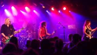 L7 live in Hasselt - 2016 - Must have More