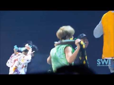 140622 SWC3 JKT - Jonghyun & Minho butt dance (3 2 1)