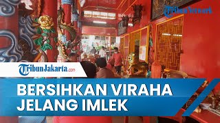 Bersih-bersih Vihara Amurva Bhumi Jelang Perayaan Imlek