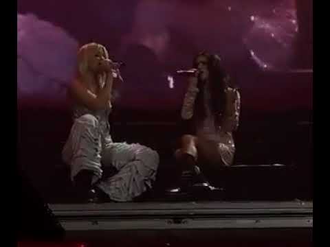 Manu Gavassi e Luísa Sonza fazem cover de "Toxic" da Britney Spears em show