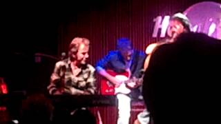 preview picture of video 'Miles at the Hard Rock in Nashville'