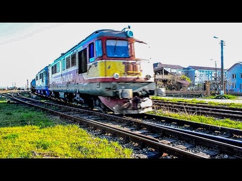 Diesel DoubleHeader Tanker Train passing honking through Oradea Est (26 03 2014)