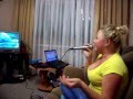 Позитив! Прикольно поет :) 