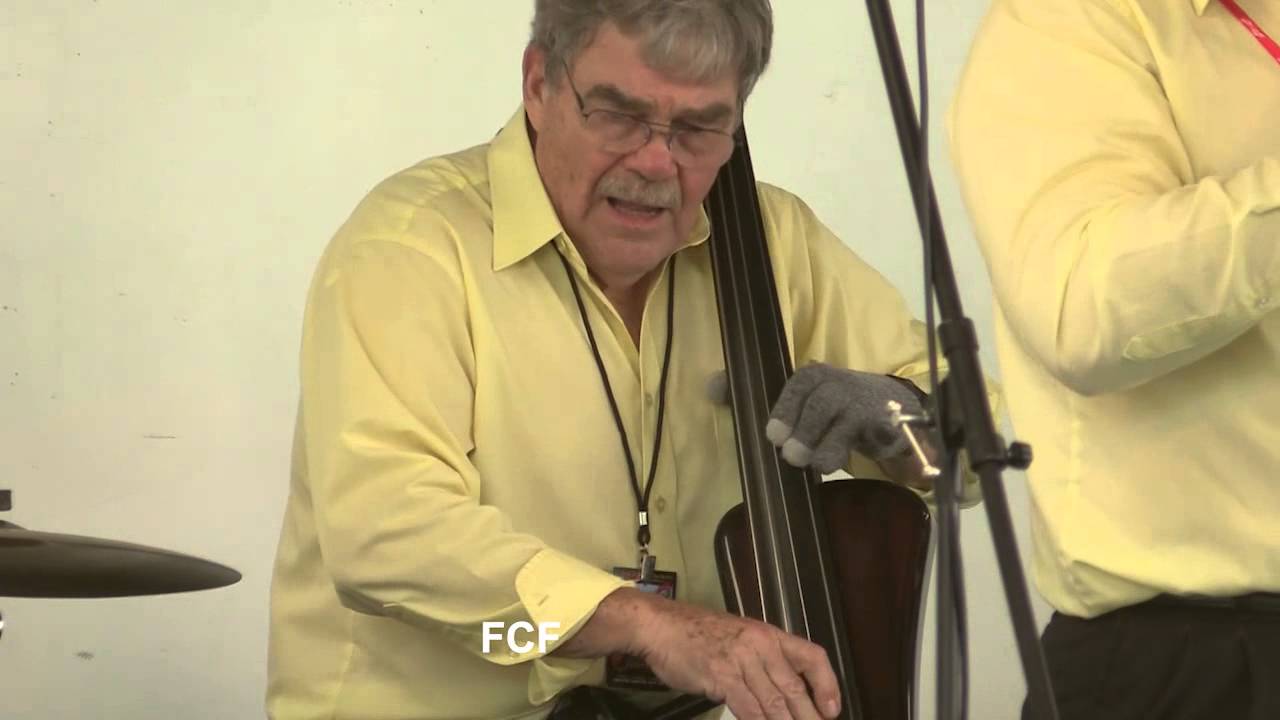 Wally's Warehouse Waifs play Blues In Hoss Flat at 2014 Jazzaffair festival, Three Rivers, CA