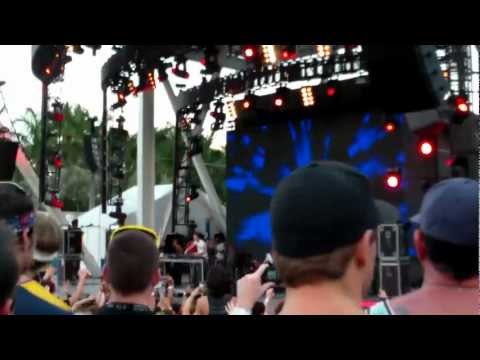 Arty Live playing Oceanlab vs Mat Zo - Satellite Synapse Dynamics (Mat Zo Mashup).MP4