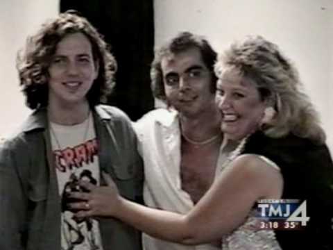 JS OnAir: "Thunder" meets Neil Diamond