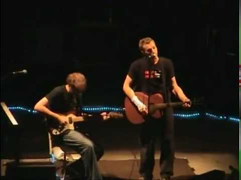 download lagu mp3 mp4 Coldplay Green Eyes Live, download lagu Coldplay Green Eyes Live gratis, unduh video klip Coldplay Green Eyes Live