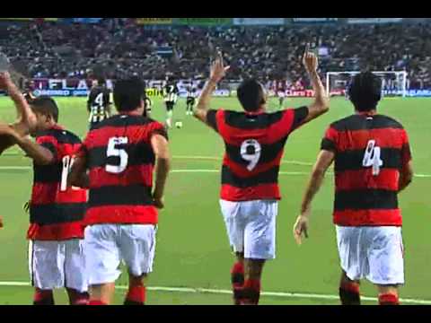 Gol do Brocador aparecendo na área para marcar em 2013