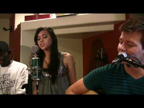 Love The Way You Lie (Tyler Ward Acoustic Cover) - Eminem (ft. Rihanna) - Music Video