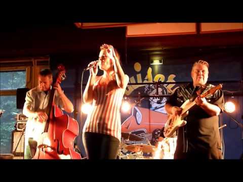 Sandy & the Wild Wombats - Please Mama Please -  GO CAT GO