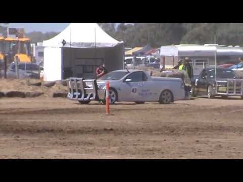 JASON STANLEY HOLDEN VE V8 UTE CIRCLE WORK DAY 1 AT DENI UTE MUSTER 2014