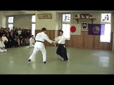 Chino Sensei performs at the Yoshinkan Aikido honbu dojo – Kagami Biraki, January 2007.